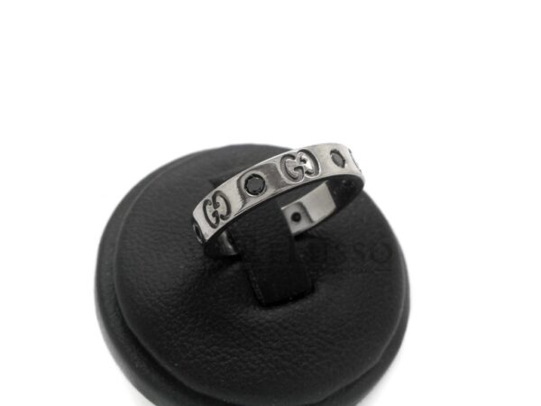 Anello Gucci collezione Icon con diamanti neri in oro bianco brunito 18kt foto7